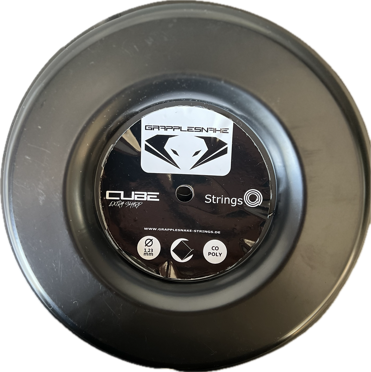 A Grapplesnake Cube Extra Sharp tennisstring reel