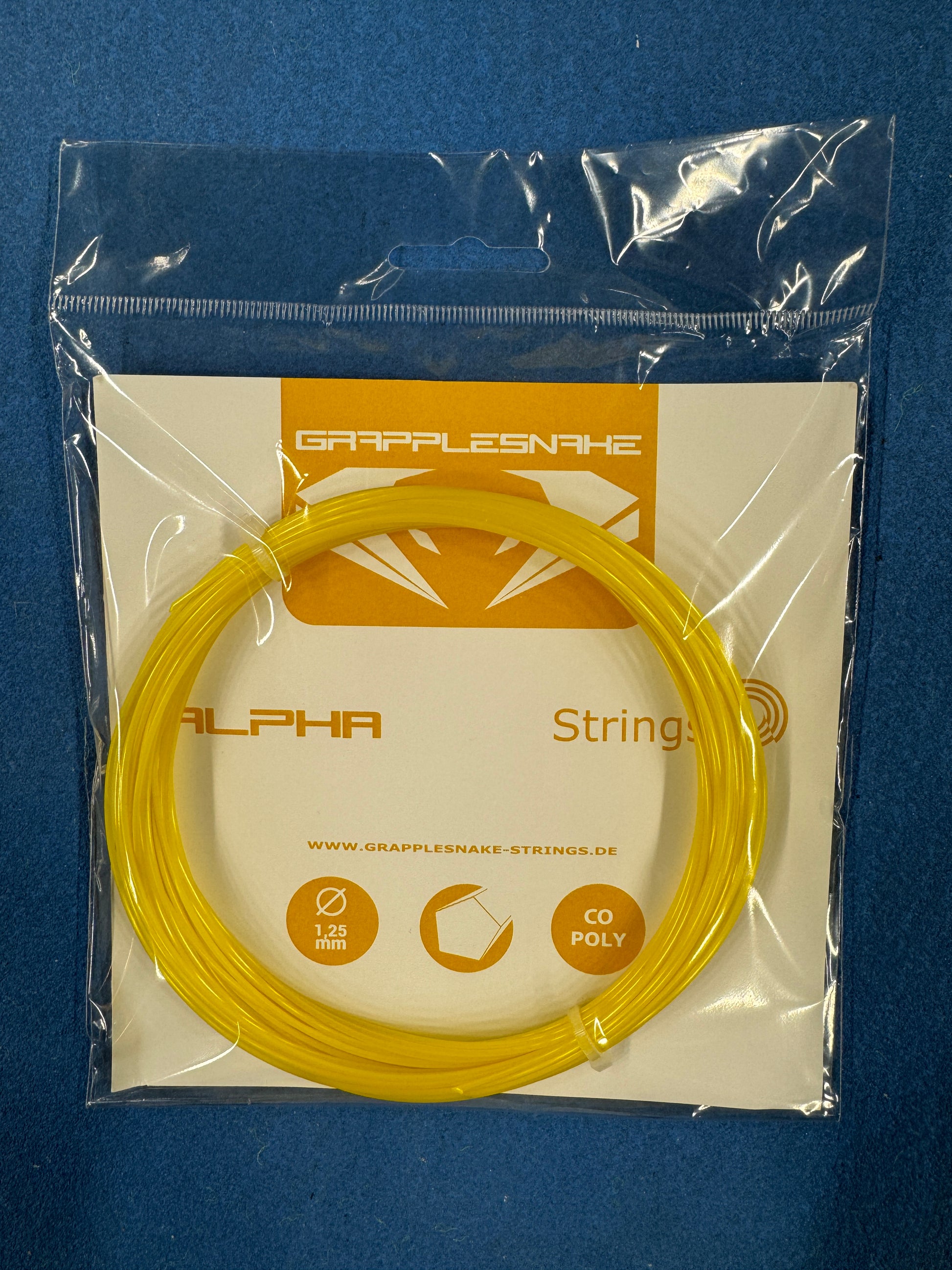 A Grapplesnake Alpha tennisstring set