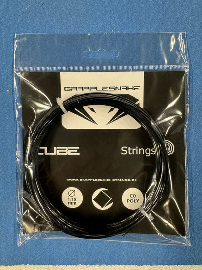 A Grapplesnake Cube tennisstring set