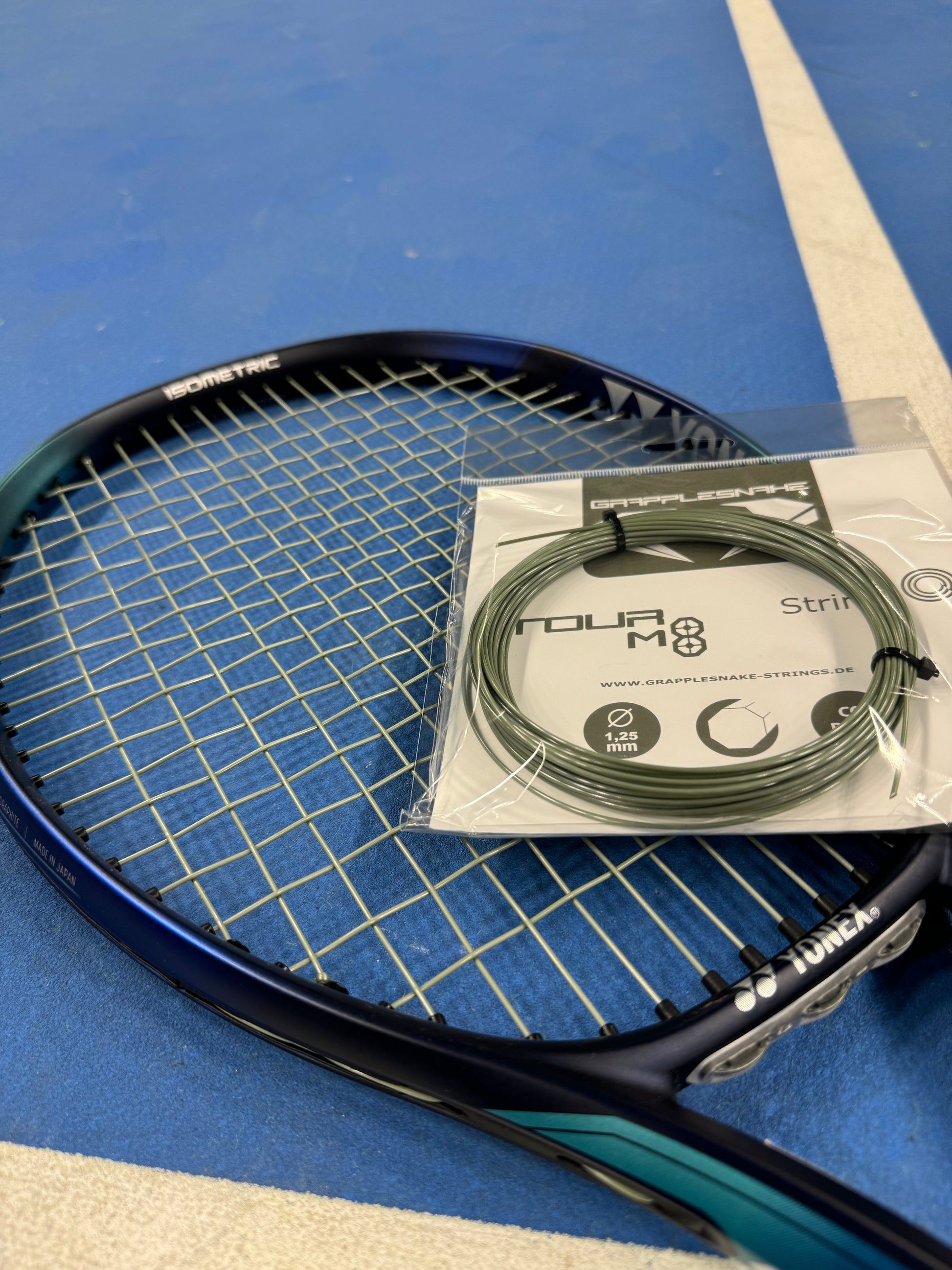 A Grapplesnake Tour M8 tennisstring set